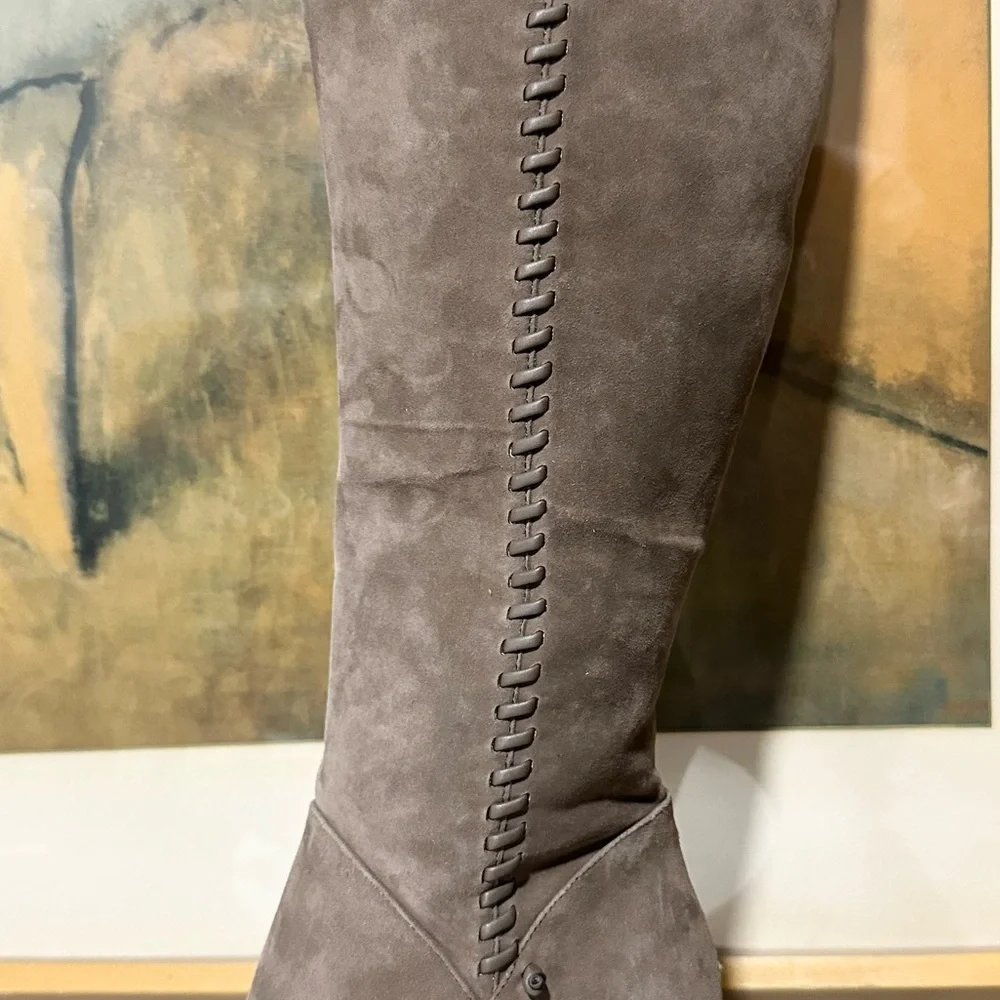 🌸VINCE CAMUTO🌸 Seselti Over The Knee Boot Size: 8.5